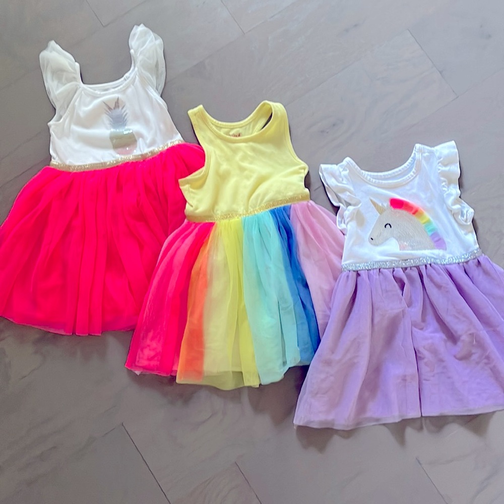 If your daughter is an absolute princess who loves ruffles, here’s your set of 3
